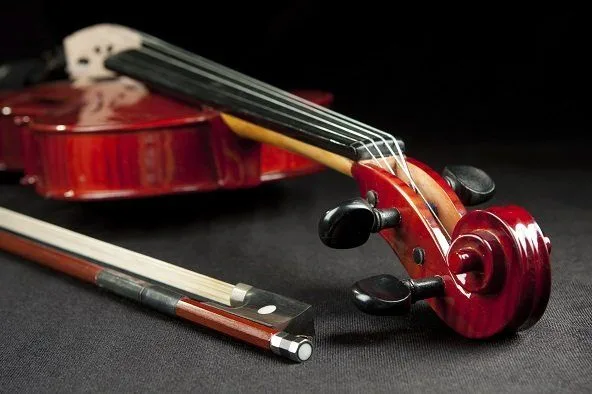 plano detalle de un violín